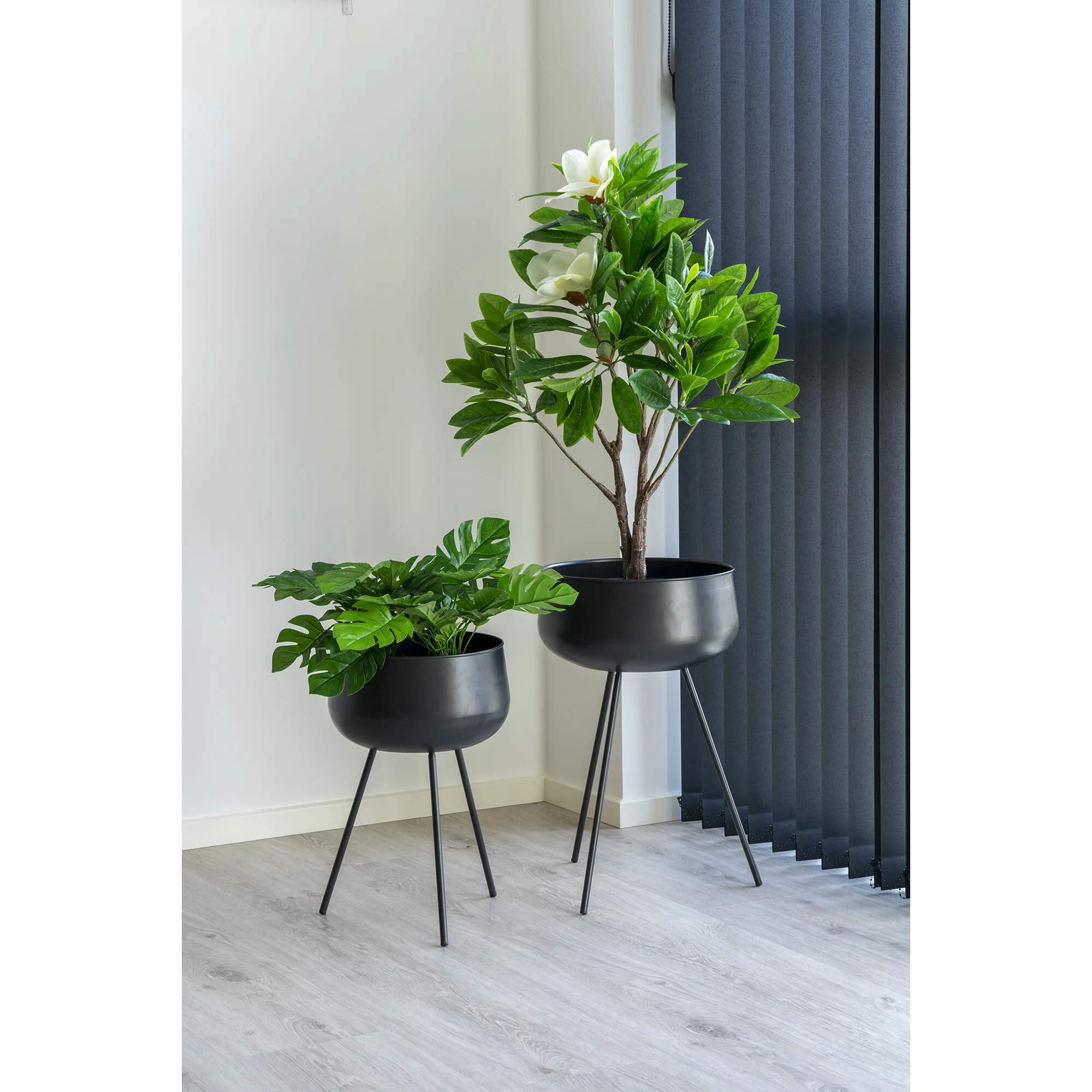 pots de fleurs ardola acier noir house nordic harmonie végétale en duo decor